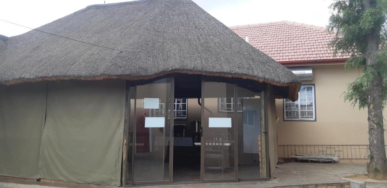 African Sky Guesthouse Windhoek Exterior foto